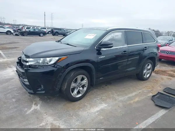 5TDDGRFH9KS071907 2019 TOYOTA HIGHLANDER - Image 2