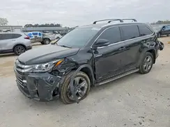 5TDDGRFH9KS075715 2019 TOYOTA HIGHLANDER