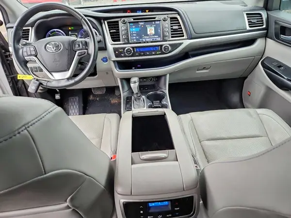 5TDDGRFH9KS076668 2019 TOYOTA HIGHLANDER - Image 8