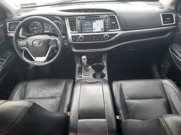 5TDDGRFHXHS021123 2017 TOYOTA HIGHLANDER - Image 8