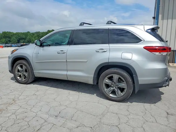 5TDDGRFHXHS024006 2017 TOYOTA HIGHLANDER - Image 2