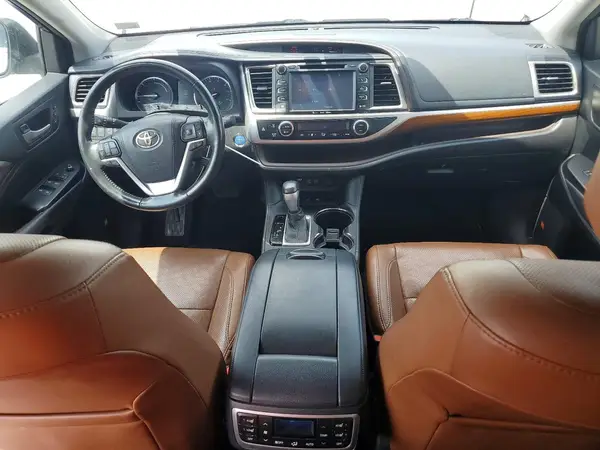 5TDDGRFHXHS024006 2017 TOYOTA HIGHLANDER - Image 8