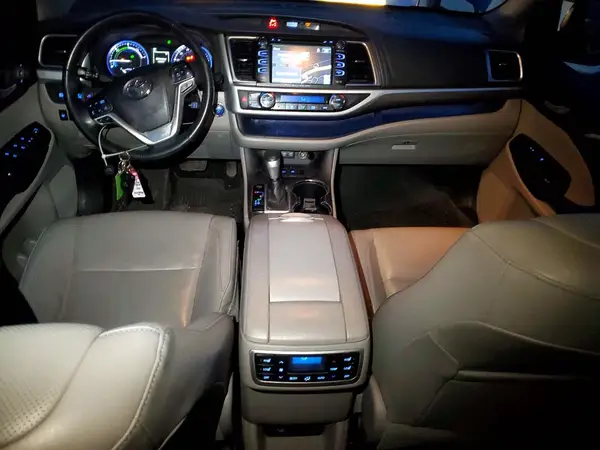 5TDDGRFHXJS037926 2018 TOYOTA HIGHLANDER - Image 8