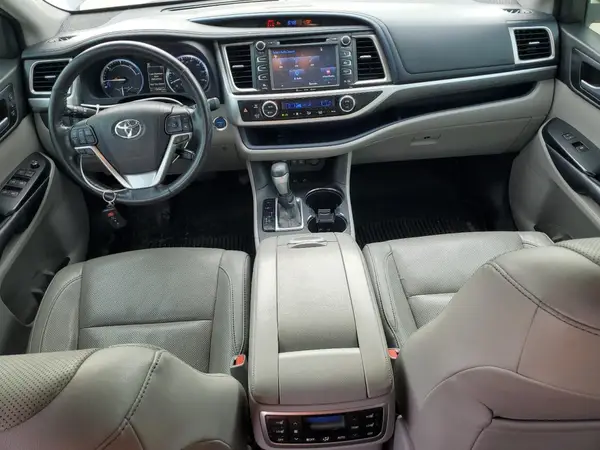 5TDDGRFHXJS039269 2018 TOYOTA HIGHLANDER - Image 8