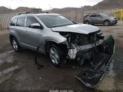 5TDDGRFHXJS044617 2018 TOYOTA HIGHLANDER