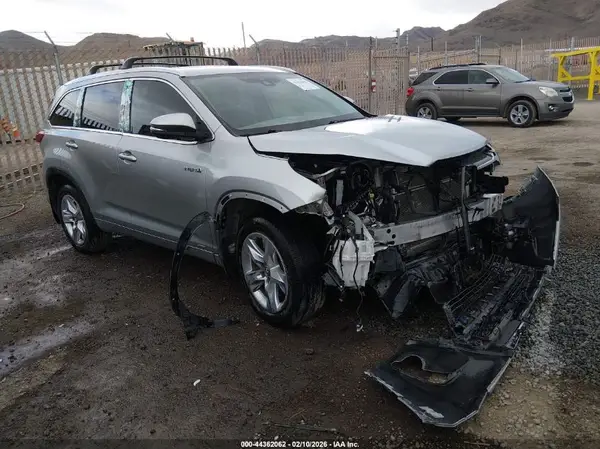 5TDDGRFHXJS044617 2018 TOYOTA HIGHLANDER - Image 1