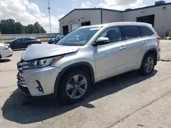 5TDDGRFHXJS045427 2018 TOYOTA HIGHLANDER
