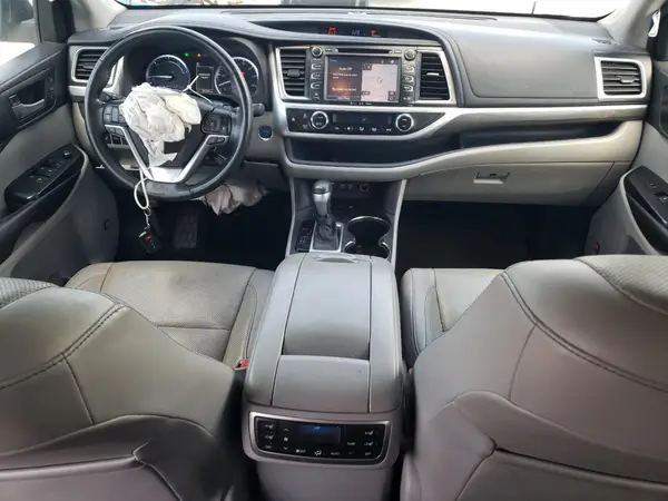 5TDDGRFHXJS045427 2018 TOYOTA HIGHLANDER - Image 8