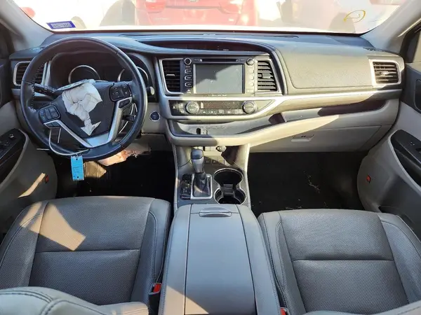5TDDGRFHXKS053884 2019 TOYOTA HIGHLANDER - Image 8