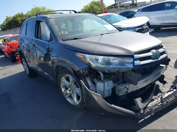 5TDDGRFHXKS056557 2019 TOYOTA HIGHLANDER - Image 1