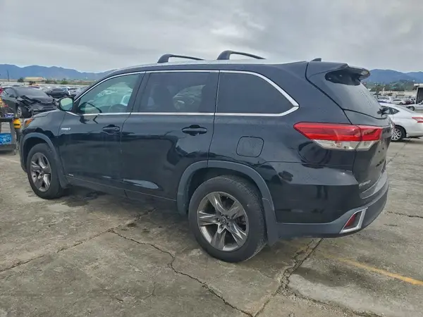 5TDDGRFHXKS058261 2019 TOYOTA HIGHLANDER - Image 2