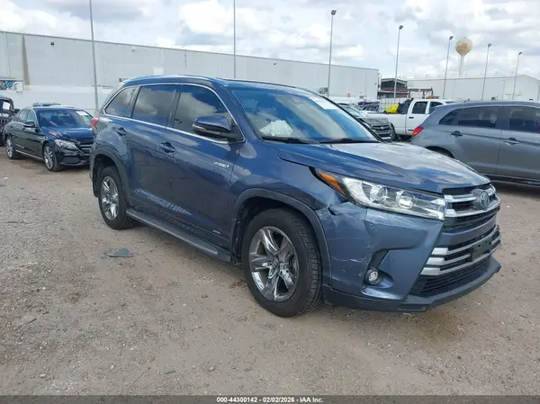 5TDDGRFHXKS067168 2019 TOYOTA HIGHLANDER - Image 1