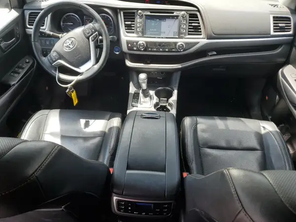 5TDDGRFHXKS067526 2019 TOYOTA HIGHLANDER - Image 8