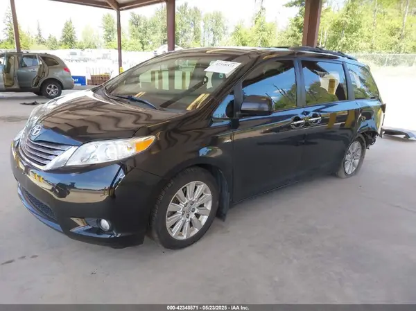 5TDDK3DC0GS129140 2016 TOYOTA SIENNA - Image 2