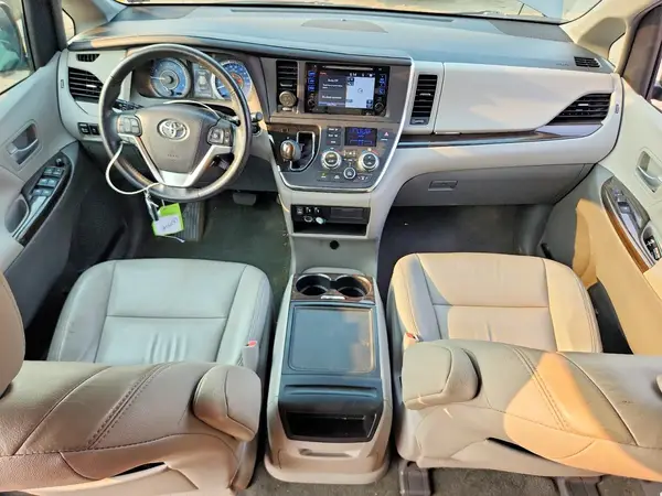 5TDDK3DC0GS138002 2016 TOYOTA SIENNA - Image 8