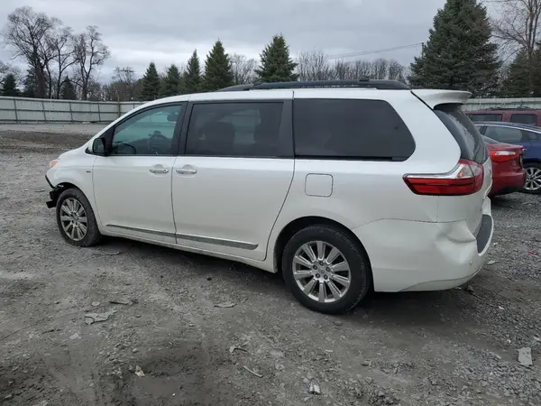 5TDDK3DC0GS138484 2016 TOYOTA SIENNA - Image 2