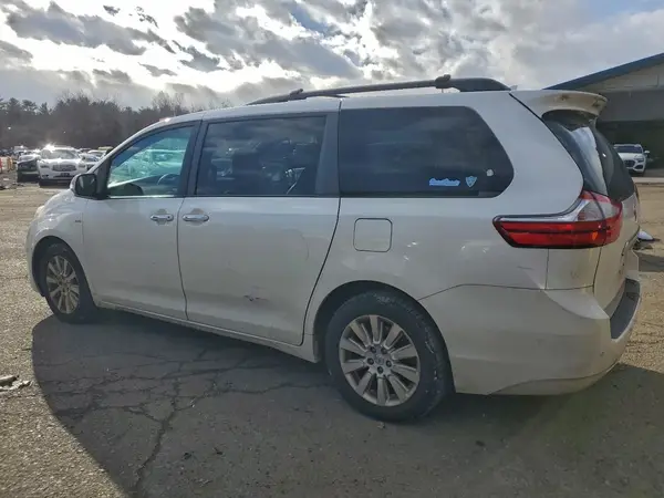 5TDDK3DC0GS139456 2016 TOYOTA SIENNA - Image 2