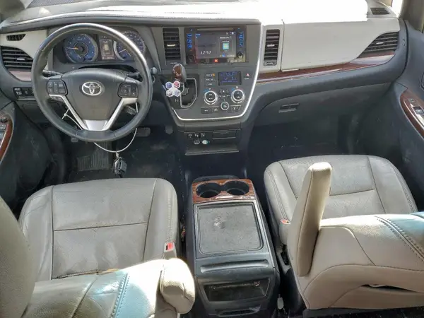 5TDDK3DC0GS139456 2016 TOYOTA SIENNA - Image 8