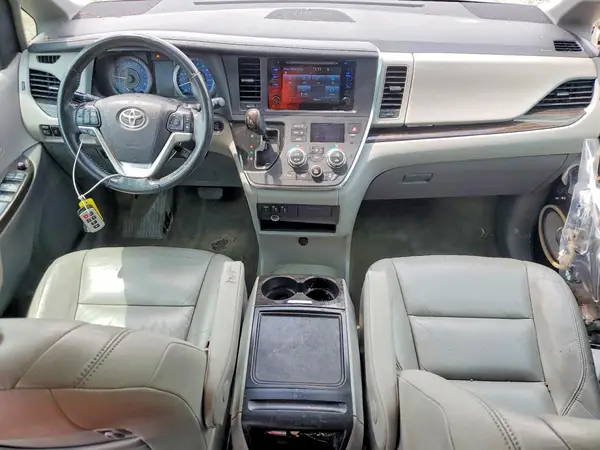 5TDDK3DC0GS139568 2016 TOYOTA SIENNA - Image 8