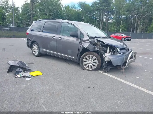 5TDDK3DC0GS139831 2016 TOYOTA SIENNA - Image 1
