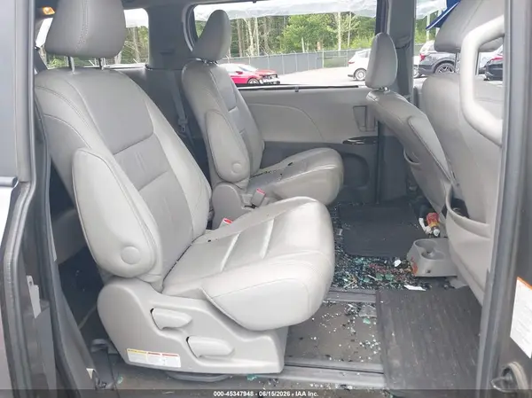 5TDDK3DC0GS139831 2016 TOYOTA SIENNA - Image 8