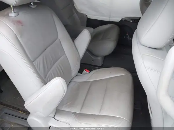 5TDDK3DC0GS142499 2016 TOYOTA SIENNA - Image 8