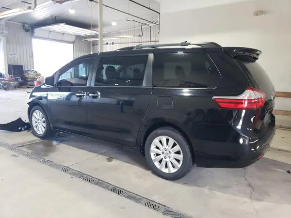 5TDDK3DC0GS143474 2016 TOYOTA SIENNA - Image 2