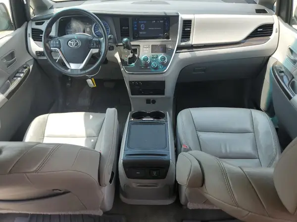 5TDDK3DC0GS144155 2016 TOYOTA SIENNA - Image 8