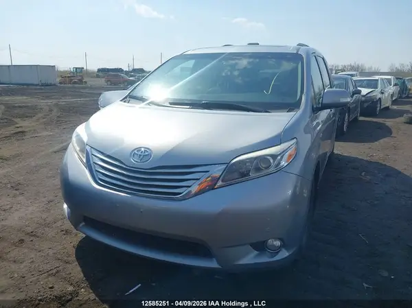 5TDDK3DC0GS146343 2016 TOYOTA SIENNA - Image 2