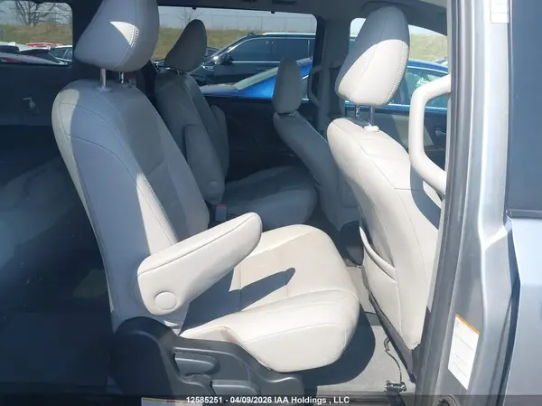 5TDDK3DC0GS146343 2016 TOYOTA SIENNA - Image 8