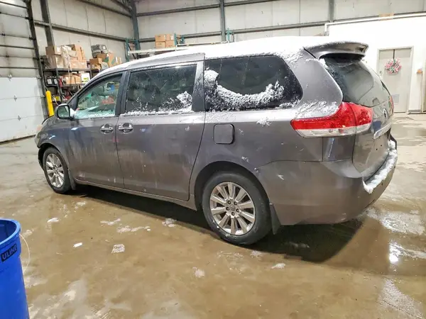 5TDDK3DC1BS021537 2022 TOYOTA SIENNA - Image 2