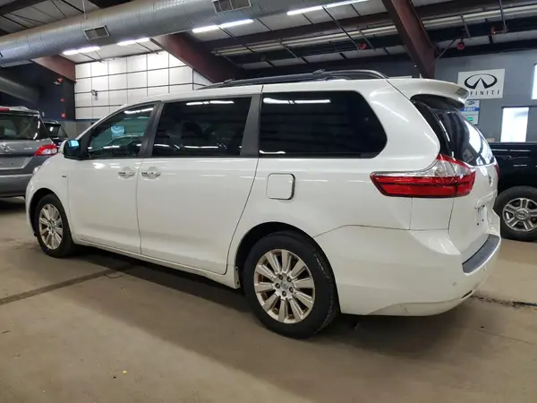 5TDDK3DC1GS129633 2016 TOYOTA SIENNA - Image 2