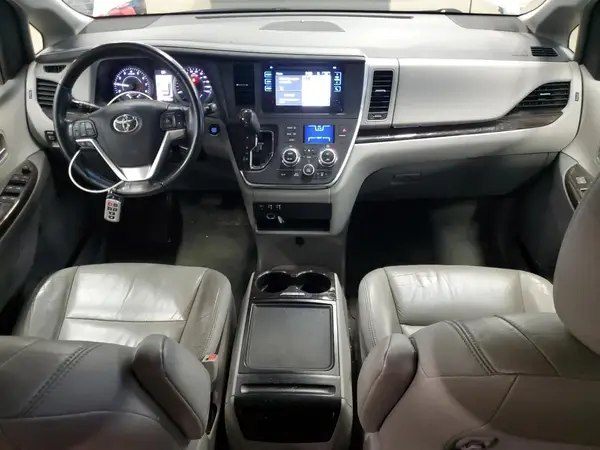 5TDDK3DC1GS129633 2016 TOYOTA SIENNA - Image 8