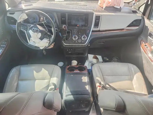 5TDDK3DC1GS131205 2016 TOYOTA SIENNA - Image 8