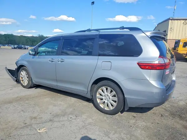 5TDDK3DC1GS131253 2016 TOYOTA SIENNA - Image 2