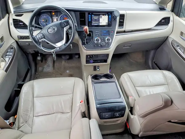 5TDDK3DC1GS131592 2016 TOYOTA SIENNA - Image 8