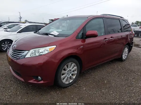 5TDDK3DC1GS132757 2016 TOYOTA SIENNA - Image 2