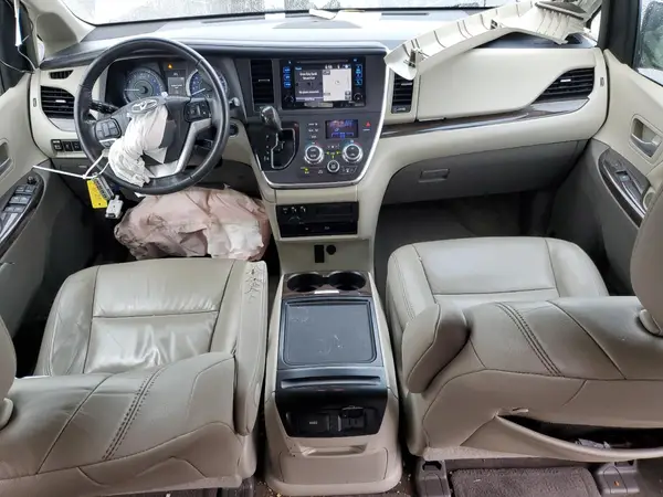 5TDDK3DC1GS135304 2016 TOYOTA SIENNA - Image 8