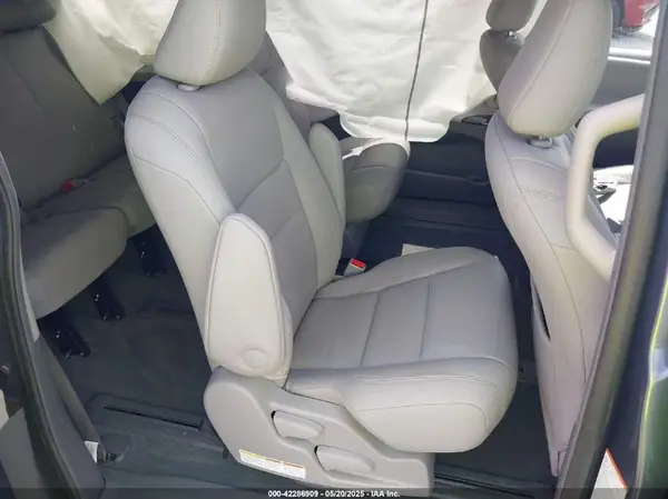 5TDDK3DC1GS137831 2016 TOYOTA SIENNA - Image 8