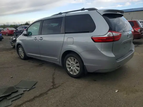 5TDDK3DC1GS139417 2016 TOYOTA SIENNA - Image 2