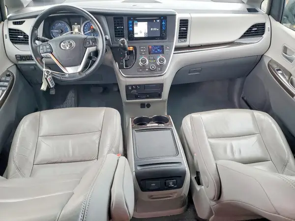 5TDDK3DC1GS139417 2016 TOYOTA SIENNA - Image 8