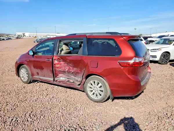 5TDDK3DC1GS140650 2016 TOYOTA SIENNA - Image 2