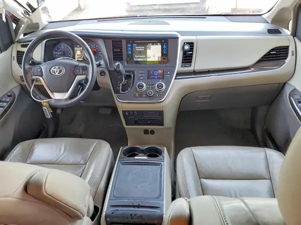 5TDDK3DC1GS140650 2016 TOYOTA SIENNA - Image 8