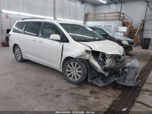 5TDDK3DC1GS141894 2016 TOYOTA SIENNA - Image 1