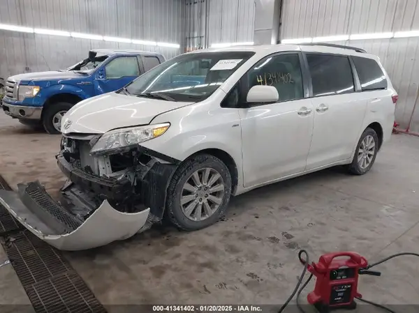 5TDDK3DC1GS141894 2016 TOYOTA SIENNA - Image 2