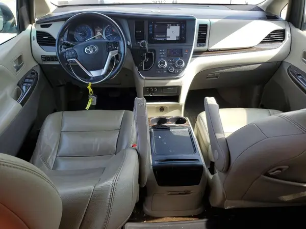 5TDDK3DC2GS133335 2016 TOYOTA SIENNA - Image 8