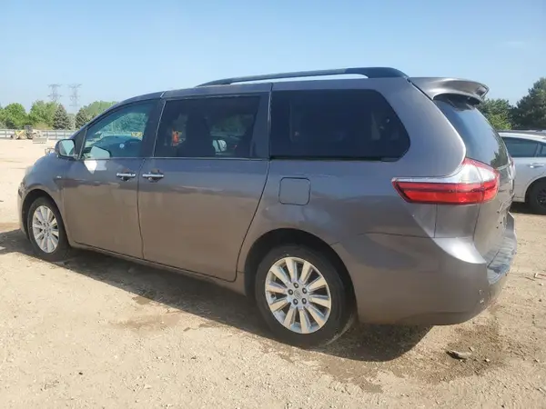 5TDDK3DC2GS134100 2016 TOYOTA SIENNA - Image 2