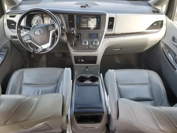 5TDDK3DC2GS134100 2016 TOYOTA SIENNA - Image 8