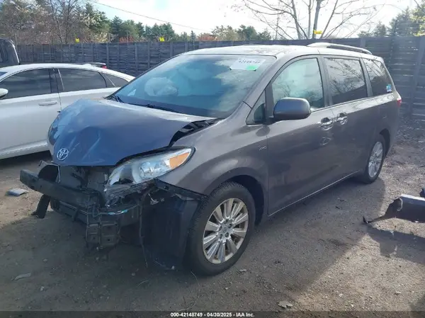 5TDDK3DC2GS139510 2016 TOYOTA SIENNA - Image 2