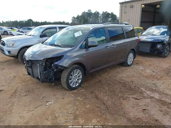 5TDDK3DC2GS139619 2016 TOYOTA SIENNA - Image 2
